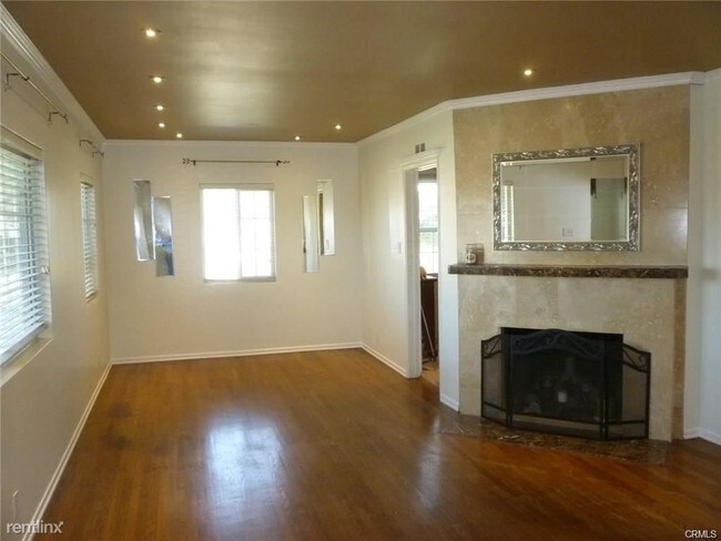 Foto del edificio - 3 br, 2 bath House - 2434 W 166th St