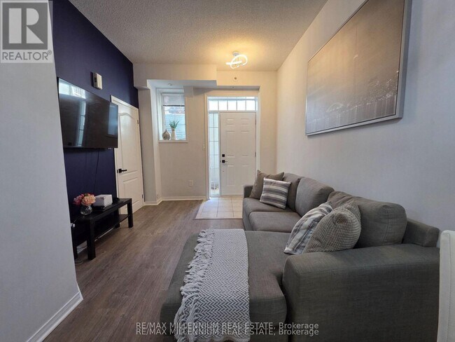 Photo du bâtiment - 601 Shoreline Dr