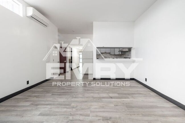 Photo - 942 S Gerhart Ave House