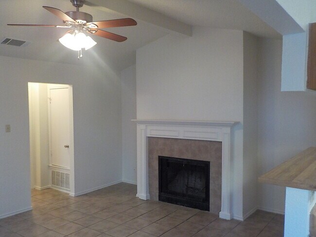 Building Photo - D.Schrager Properties2 (523 Cutty Trl)
