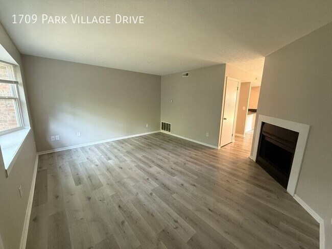 Foto del edificio - 1709 Park Village Dr