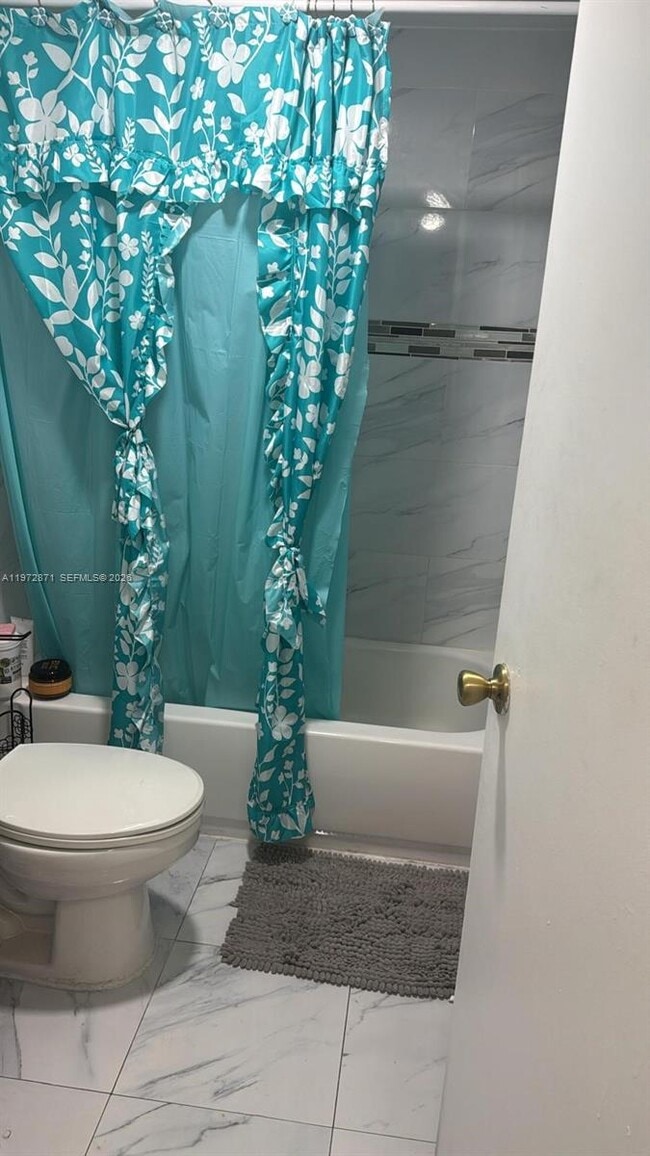 Foto del edificio - 6200 W Flagler St