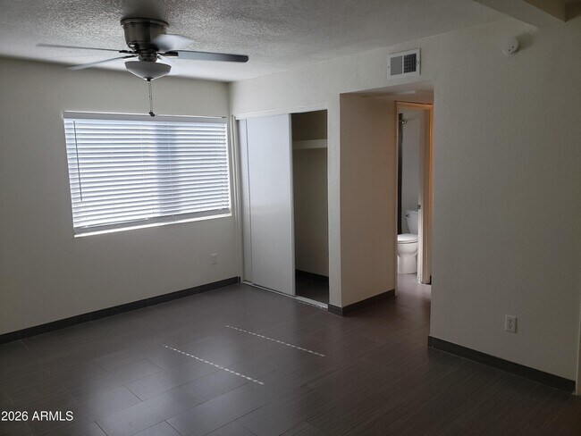 Foto del edificio - 1330 E Highland Ave