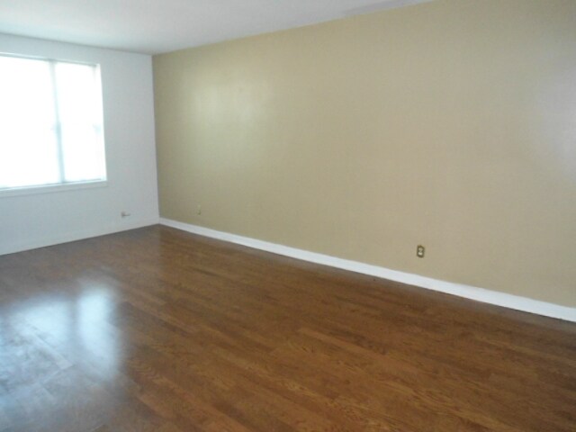 Building Photo - 526 Edisto Ave