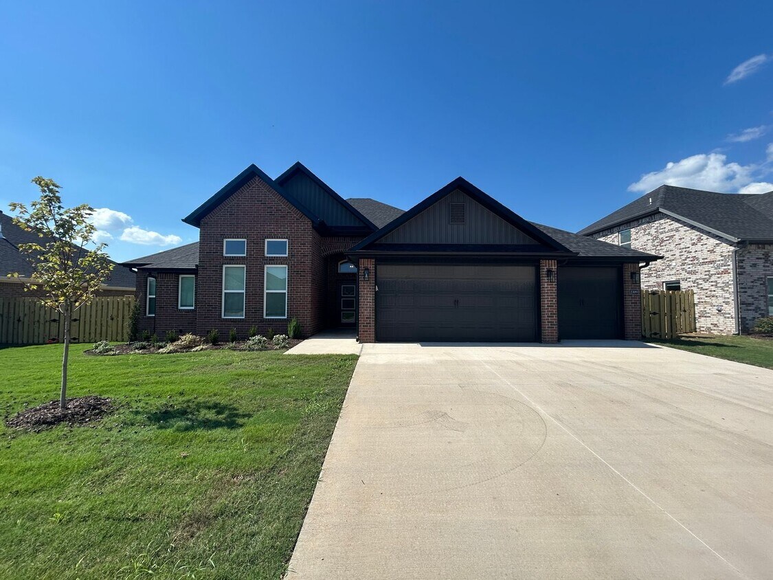 Foto principal - Beautiful Modern Home in Pea Ridge!