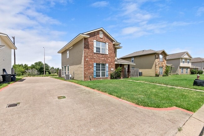 Building Photo - 4003 Southern Trace Ct