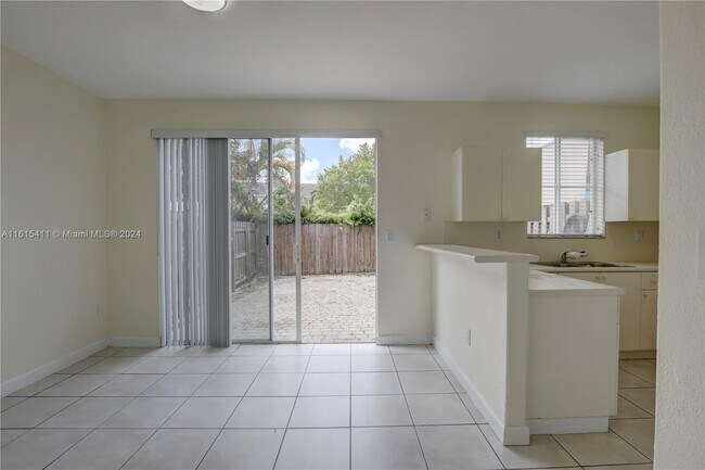 Foto del edificio - 7341 NW 174th Terrace
