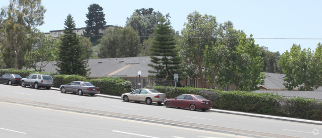 Foto del edificio - Mariners Village Apartments