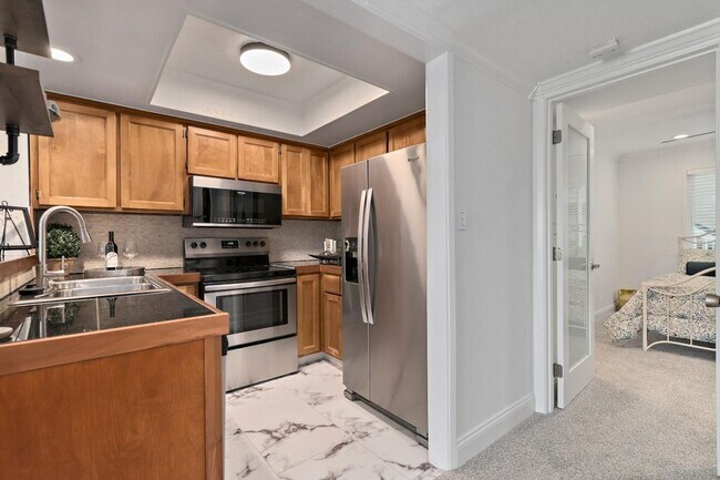 Foto del edificio - Modern Updated 1 Bedroom 1 Bath Condo with...