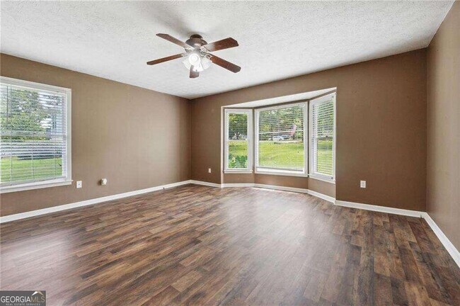 Building Photo - 7379 N Mitchell Ct