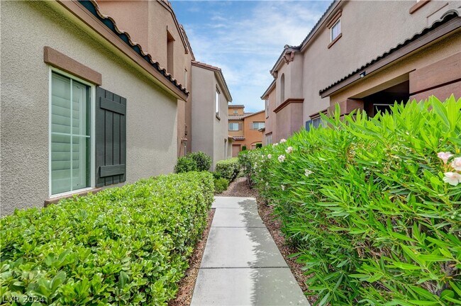 Building Photo - 11375 Belmont Lake Dr