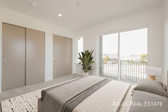 Photo - 2624 S Delaware St Apartment