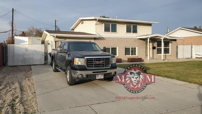 Building Photo - 3 Bd 1.5 Bath Home