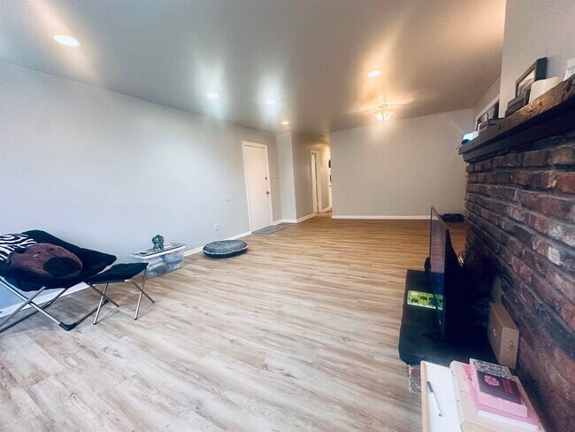 Building Photo - 97 Sanford Pl