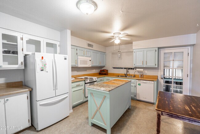 Foto del edificio - 18422 N 30th Ln