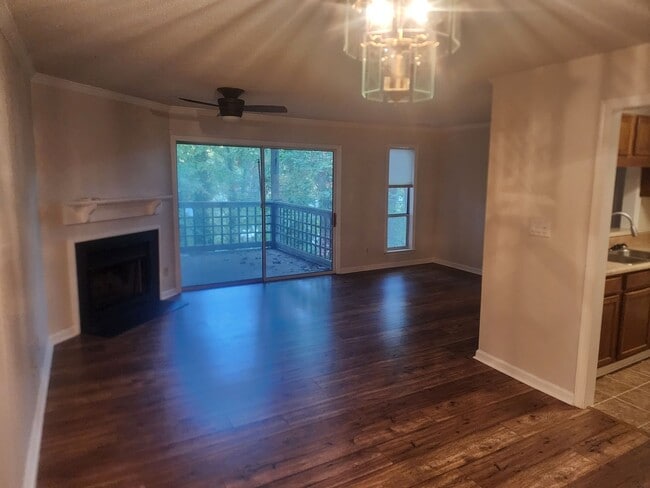 Building Photo - 1 Bedroom 1 Bath Condo in Raleigh 27612!