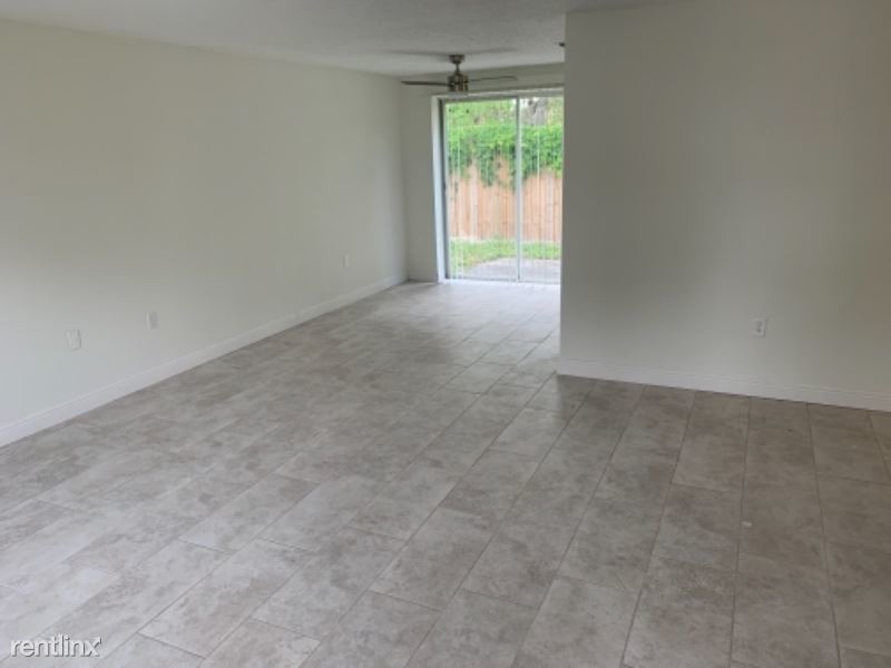 Primary Photo - 2 br, 1 bath Apartment - 6915 Julia Ct