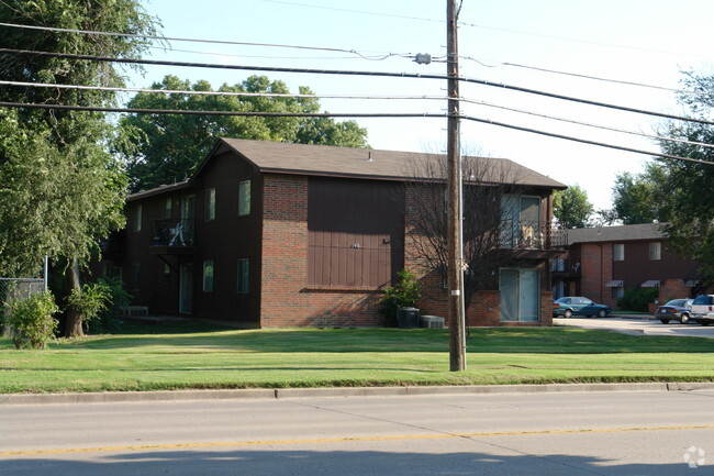 Building Photo - Watson Park Apartments