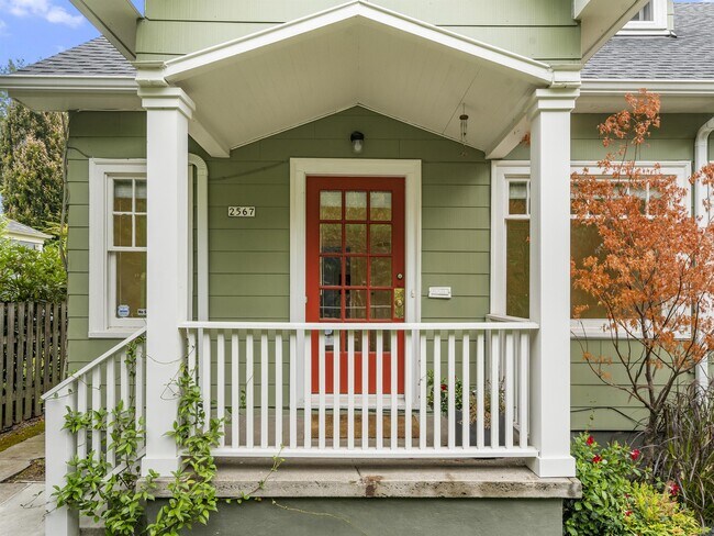 Foto del edificio - 2567 NW Raleigh St