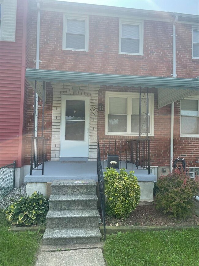 Foto del edificio - Charming 2 Bedroom Townhome in Dundalk!