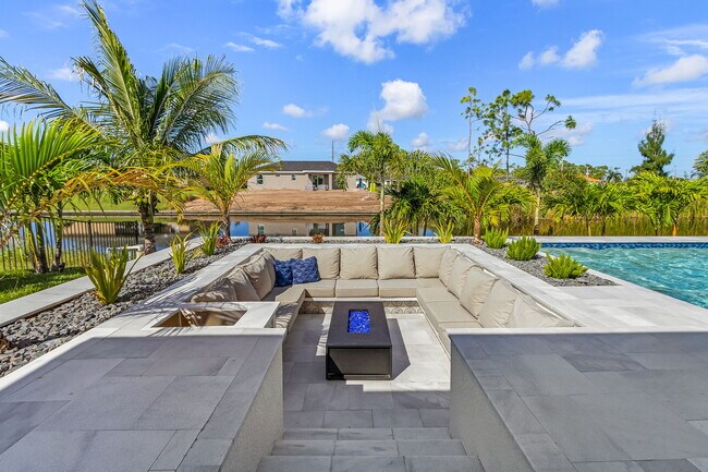 Foto del edificio - 2300 NW 23rd Ave