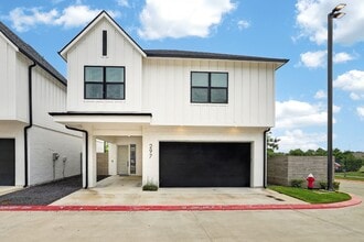 Building Photo - 297 Estates Cir