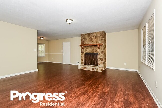 Building Photo - 105 Highland Cir