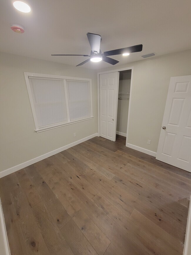 Foto del edificio - 611 Tanglewood St