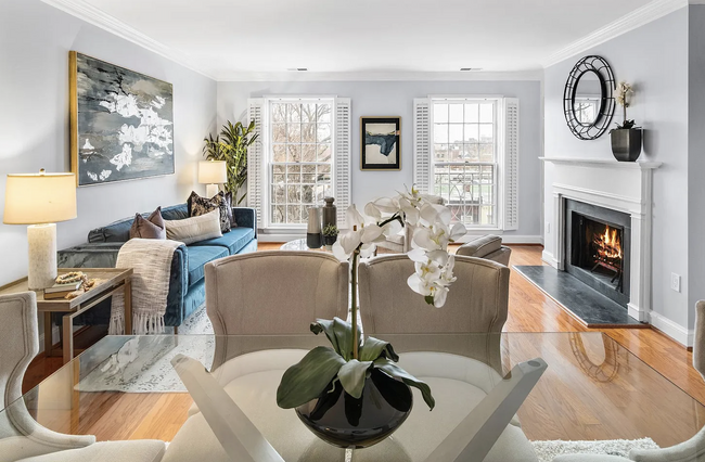 Living Room - 1636 Beekman Pl NW