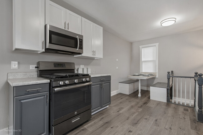 Foto del edificio - 27W054 Ontarioville Rd