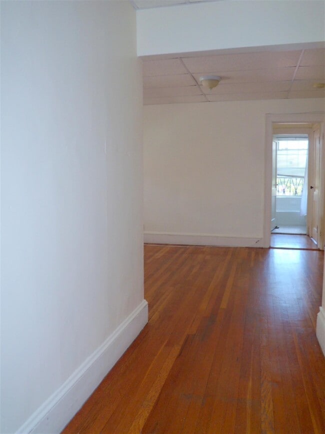 Building Photo - 36 College Ave