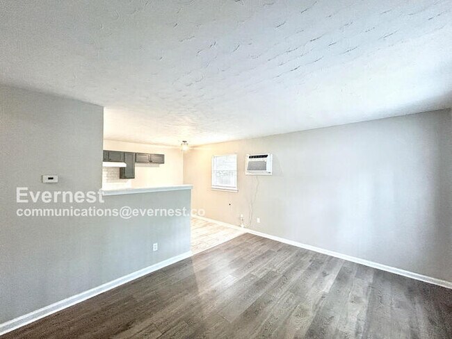 Foto del edificio - 4624 Sunnybrook St