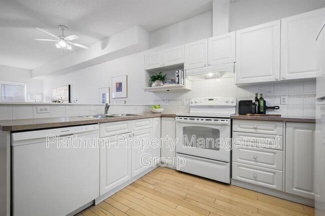 Photo du bâtiment - 622-656 56 Ave SW