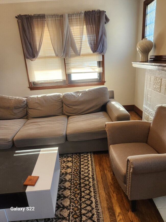 Livingroom with Hardwood floors - 1582 Cumberland St