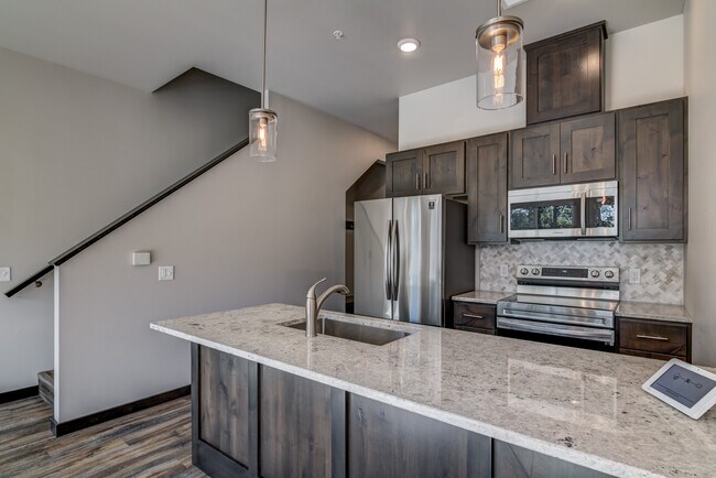 Foto del edificio - River Ridge Luxury Townhomes