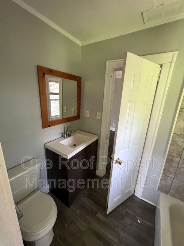 Foto del edificio - 2450 Benton Blvd