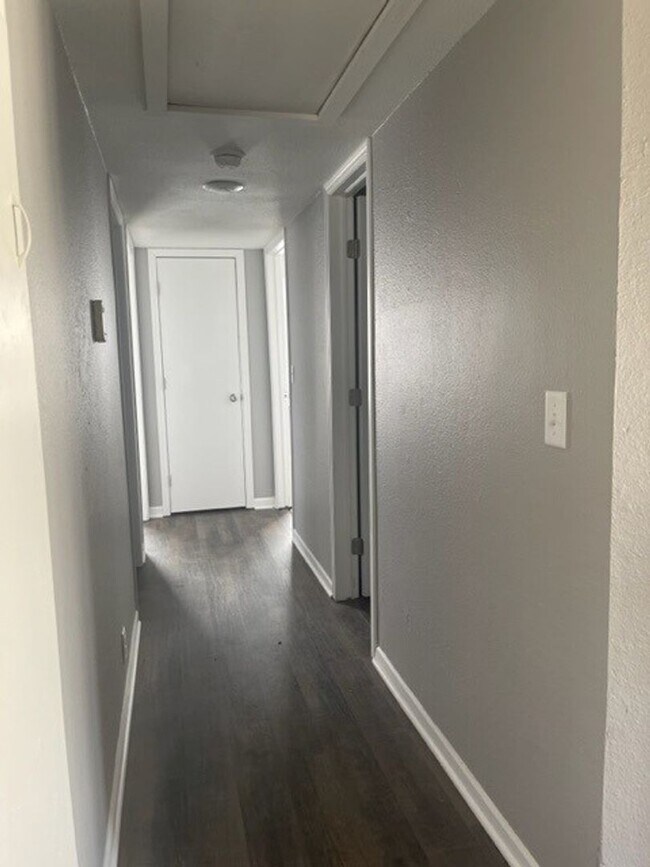 Foto del edificio - 3330 S Euclid St