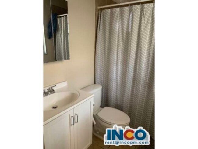 Foto del edificio - 6089 S Sterne Pkwy