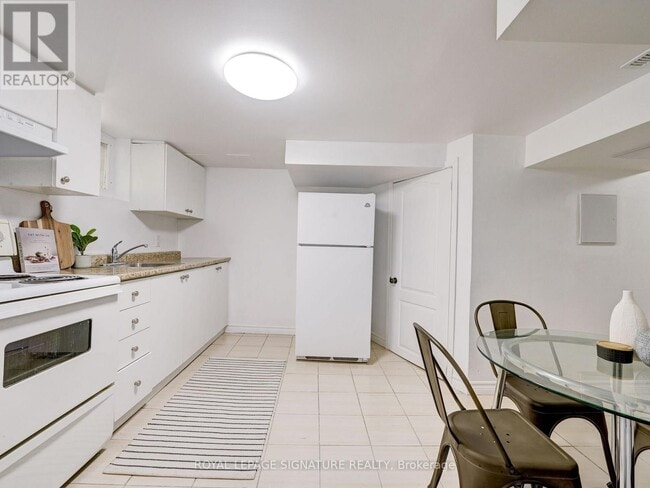 Building Photo - 1 Worthington Crescent