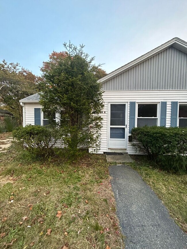 Building Photo - South Sea Ave Duplex