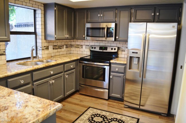 Foto del edificio - 3 br, 2.5 bath Townhome - 6515 N 10th Pl