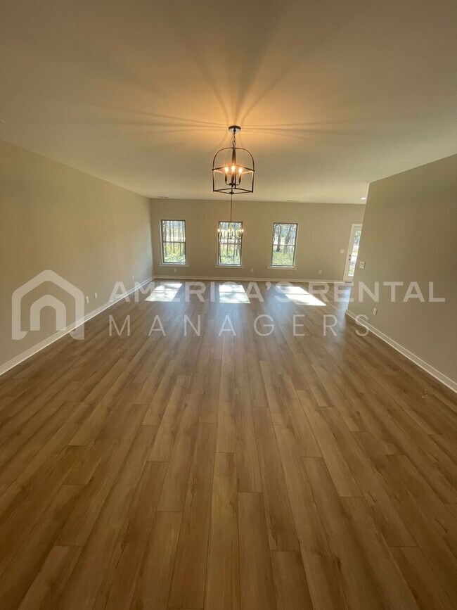 Foto del edificio - Home for Rent in Jasper, AL!  Available to...