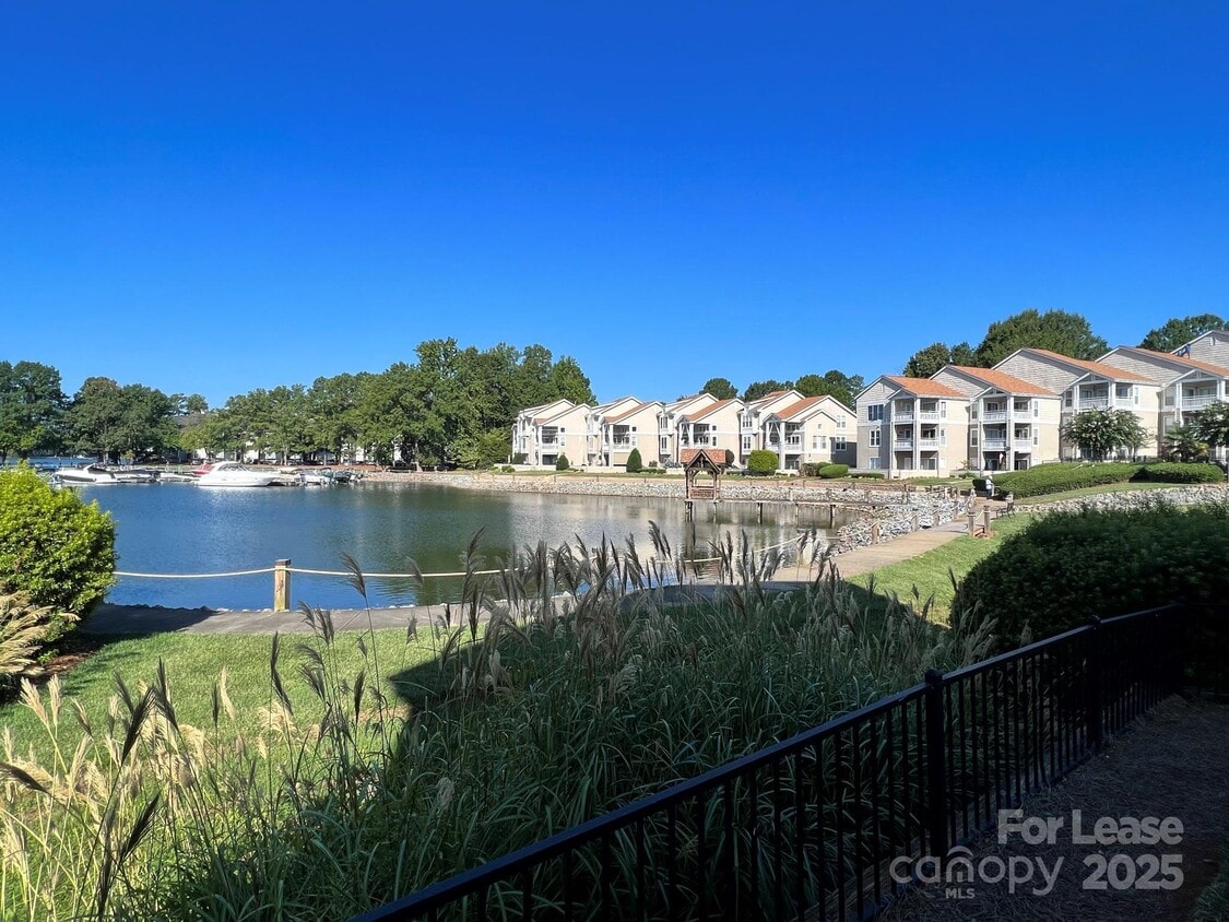 Foto principal - 1140 Torrence Cir