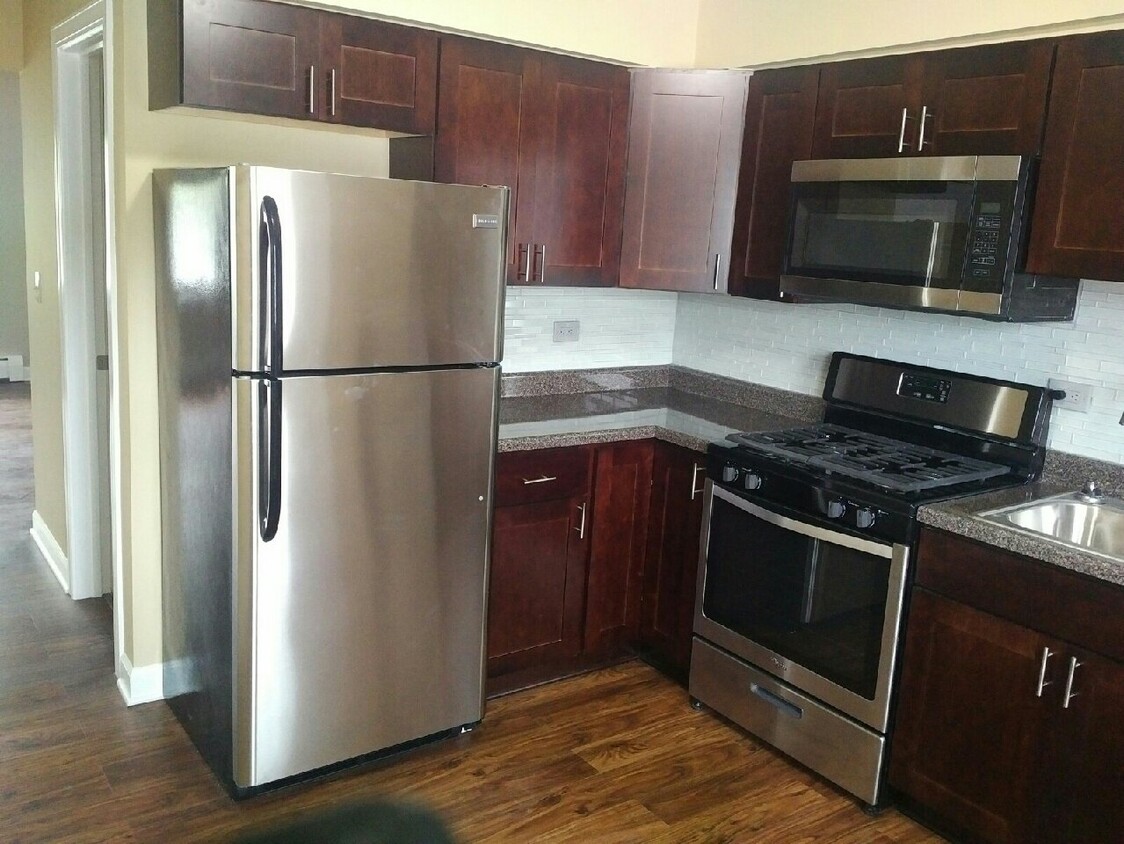 Kitchen - 956 Shermer Rd