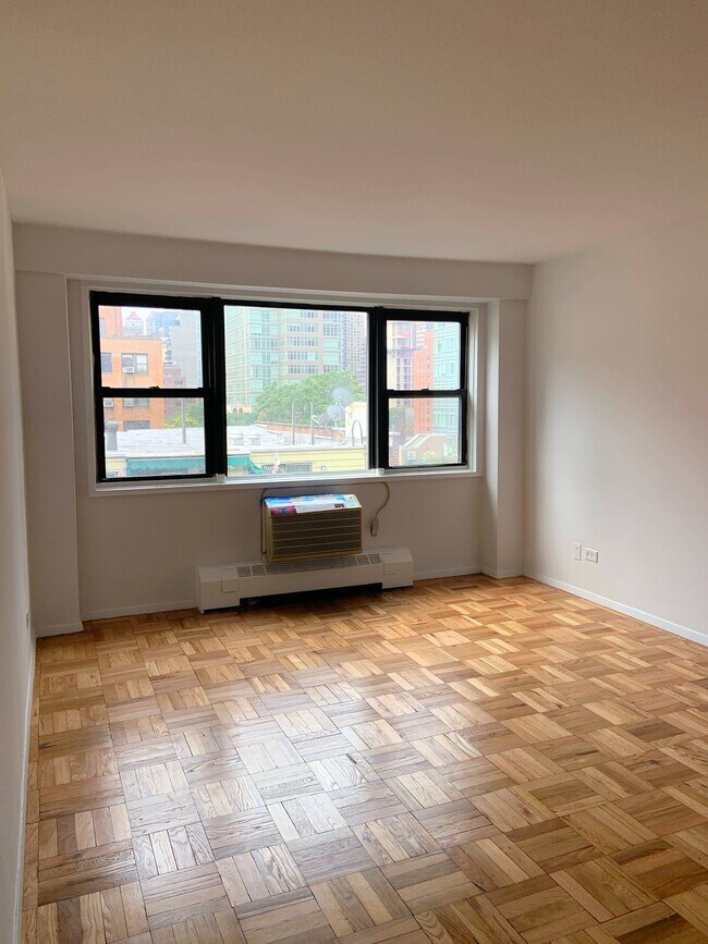 Building Photo - 320 E 54th St