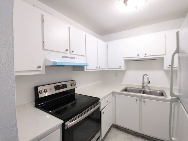 Foto del edificio - Gorgeous and Spacious 2/1 Unit in Hialeah