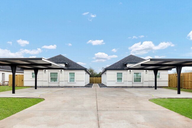 Foto del edificio - 727 Olivarez St