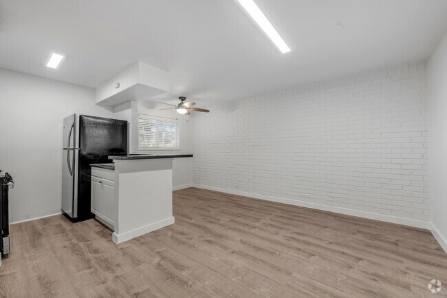 1 habitación, 1 baño - 540 pies cuadrados - Sala de estar/comedor - Shelby 2707 Apartments