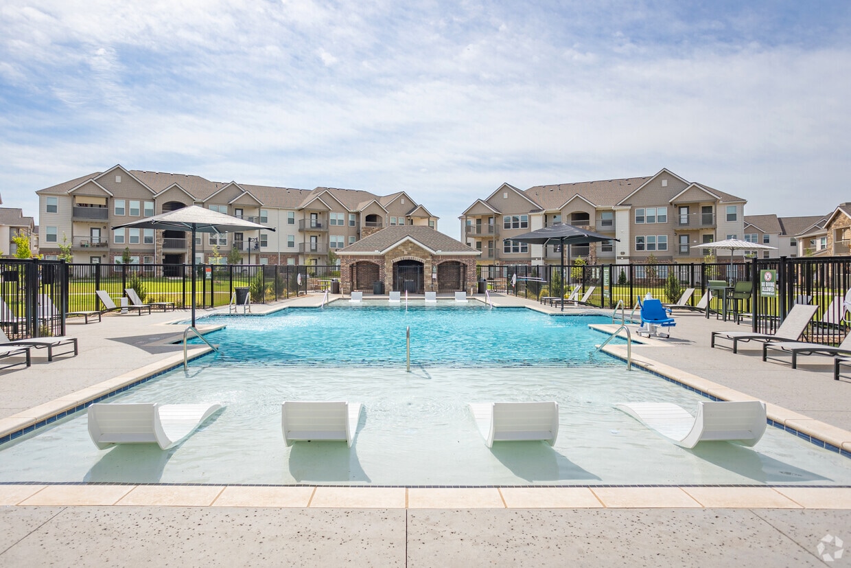 The Ridge 66 Apartments in Yukon, OK