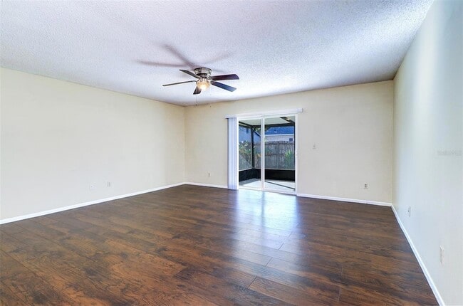 Photo - 1915 Saginaw Ct House